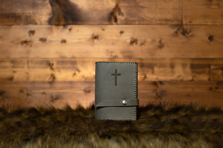 Otter Magnificat Cover