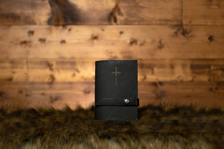 Raven Magnificat Cover