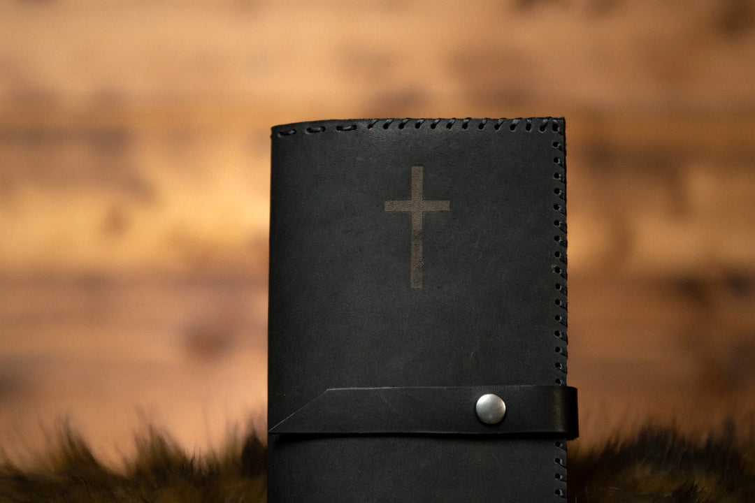 Raven Magnificat Cover